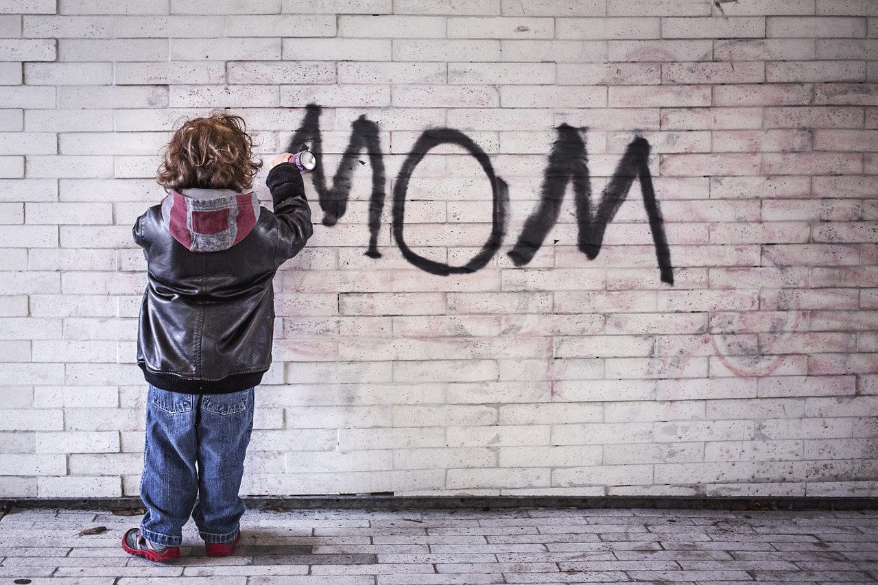 mom, graffiti, piece-1403724.jpg